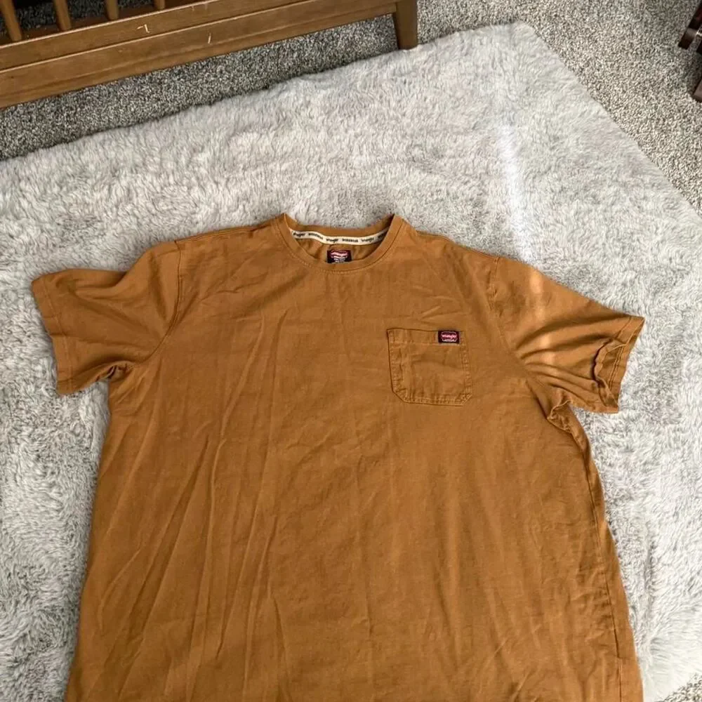 Wrangler Men's Orange and Brown T-shirt